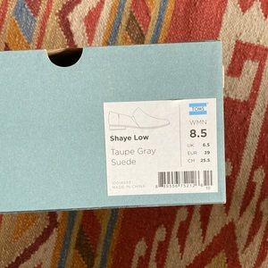 Toma Shaye Low Taupe Gray Suede Size 8.5